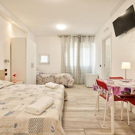 Venice Pink House Hotel Marghera Bagian luar foto