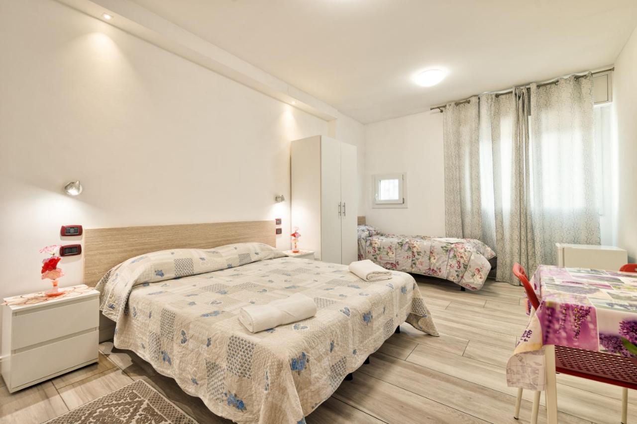 Venice Pink House Hotel Marghera Bagian luar foto