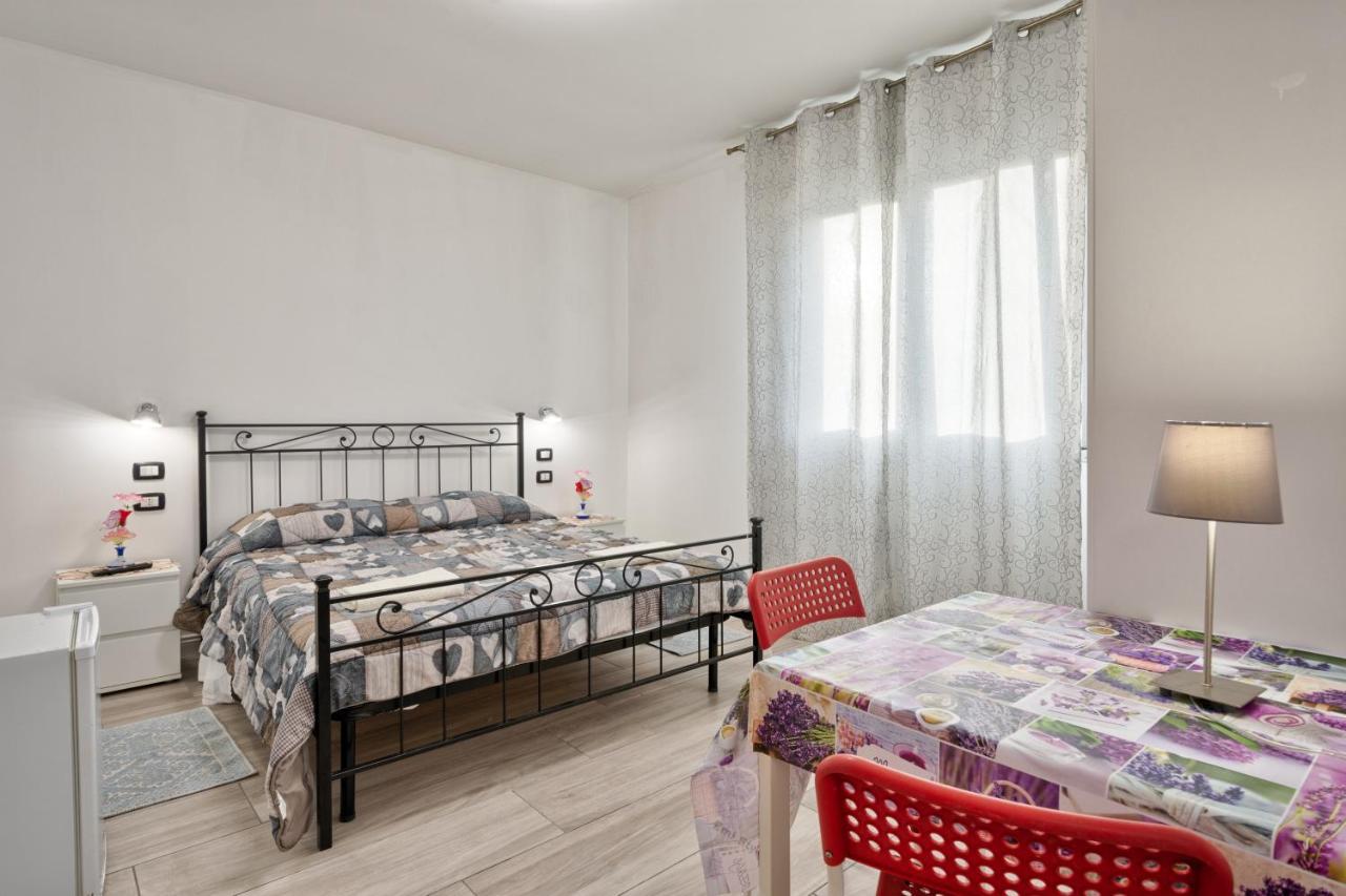 Venice Pink House Hotel Marghera Bagian luar foto