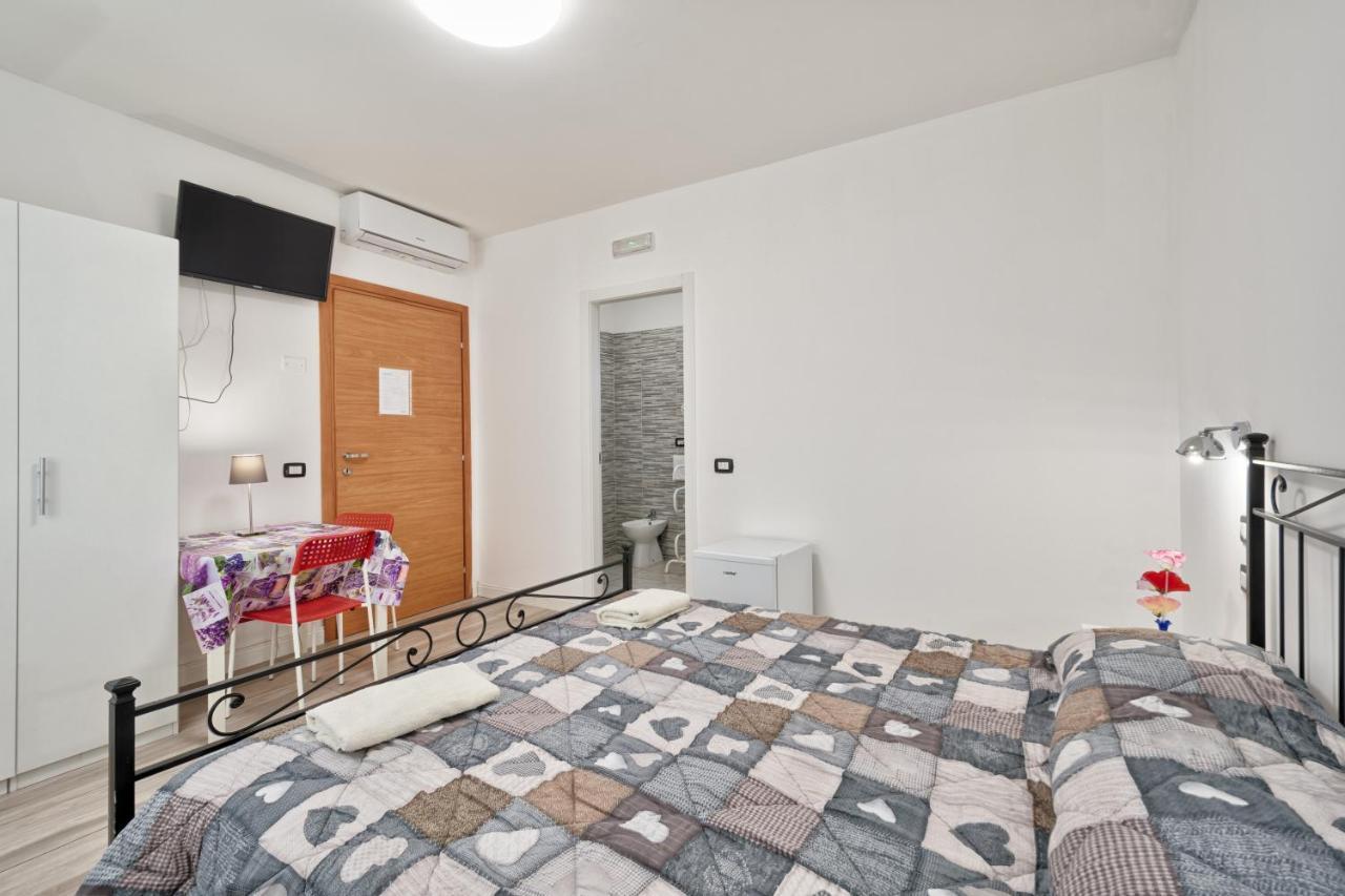 Venice Pink House Hotel Marghera Bagian luar foto