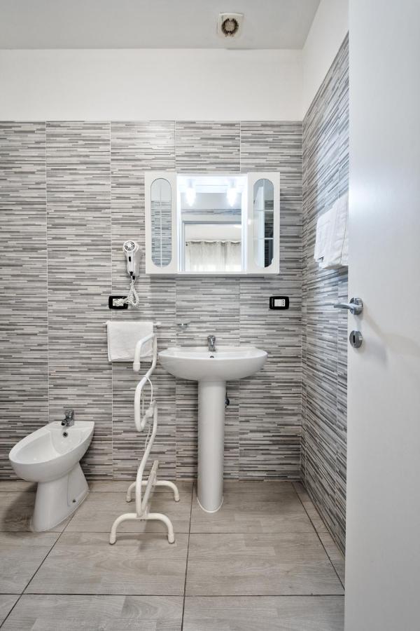 Venice Pink House Hotel Marghera Bagian luar foto