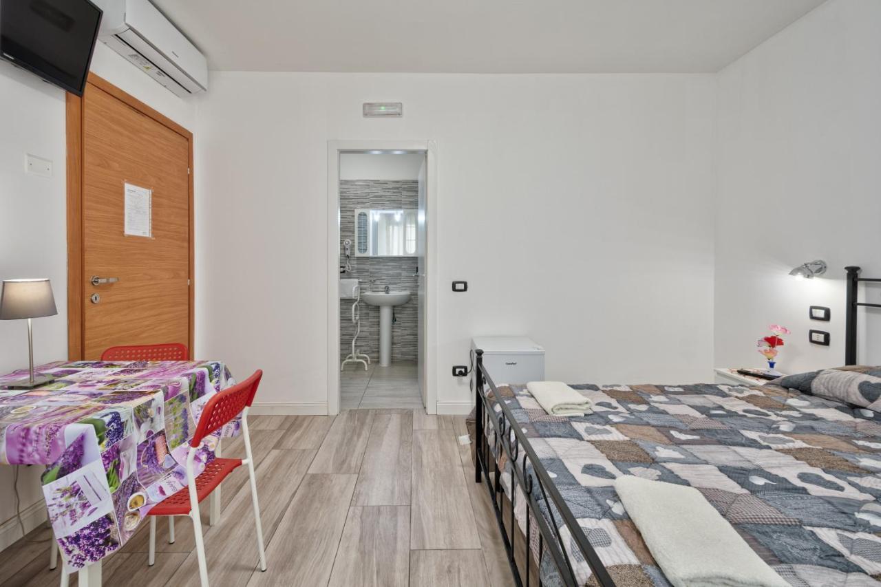 Venice Pink House Hotel Marghera Bagian luar foto