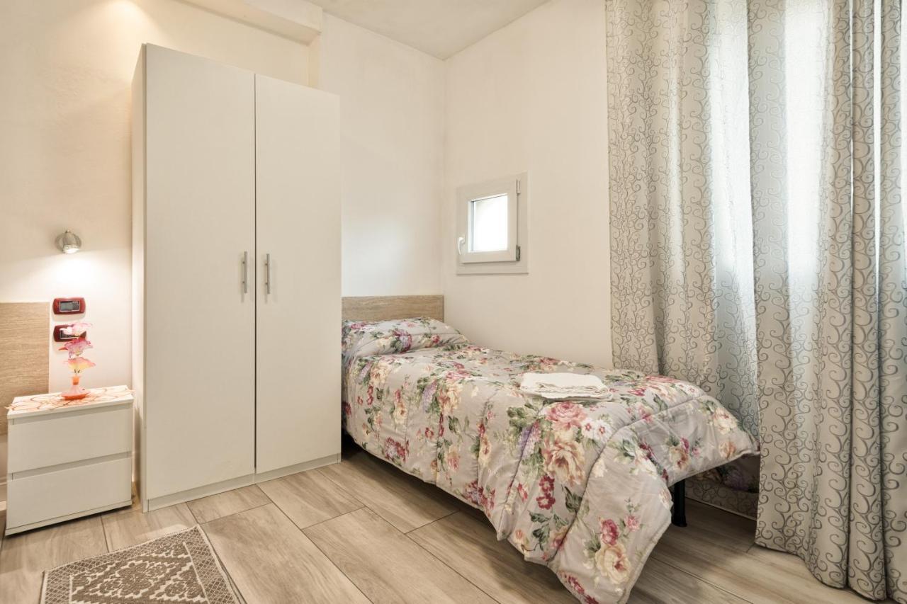 Venice Pink House Hotel Marghera Bagian luar foto