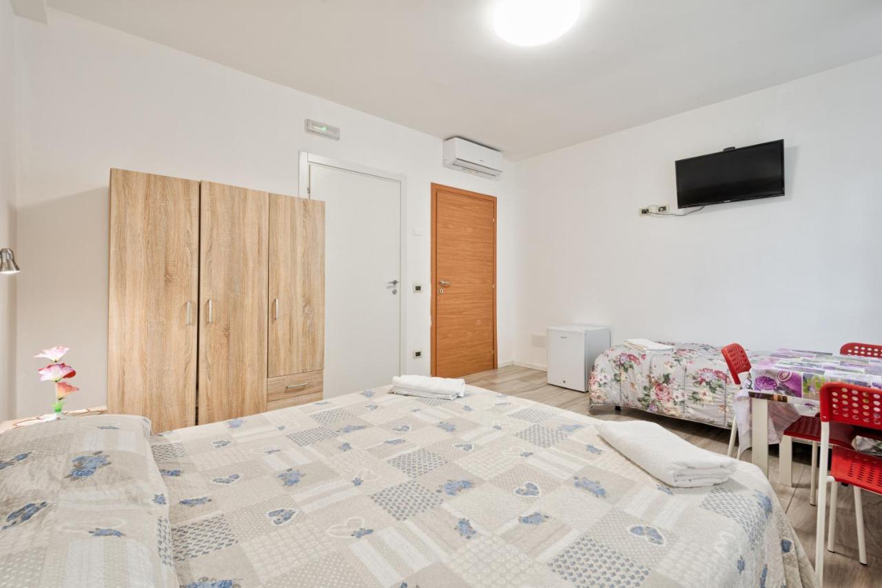 Venice Pink House Hotel Marghera Bagian luar foto