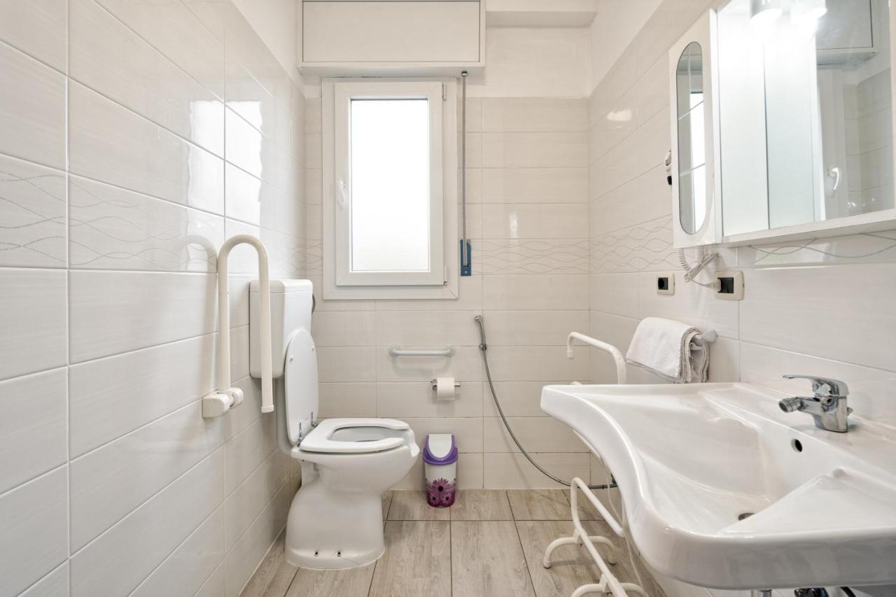Venice Pink House Hotel Marghera Bagian luar foto