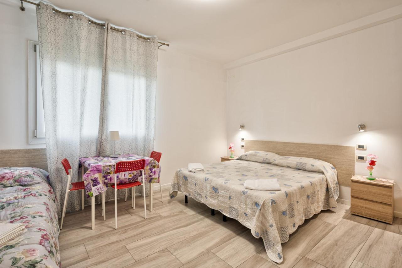Venice Pink House Hotel Marghera Bagian luar foto