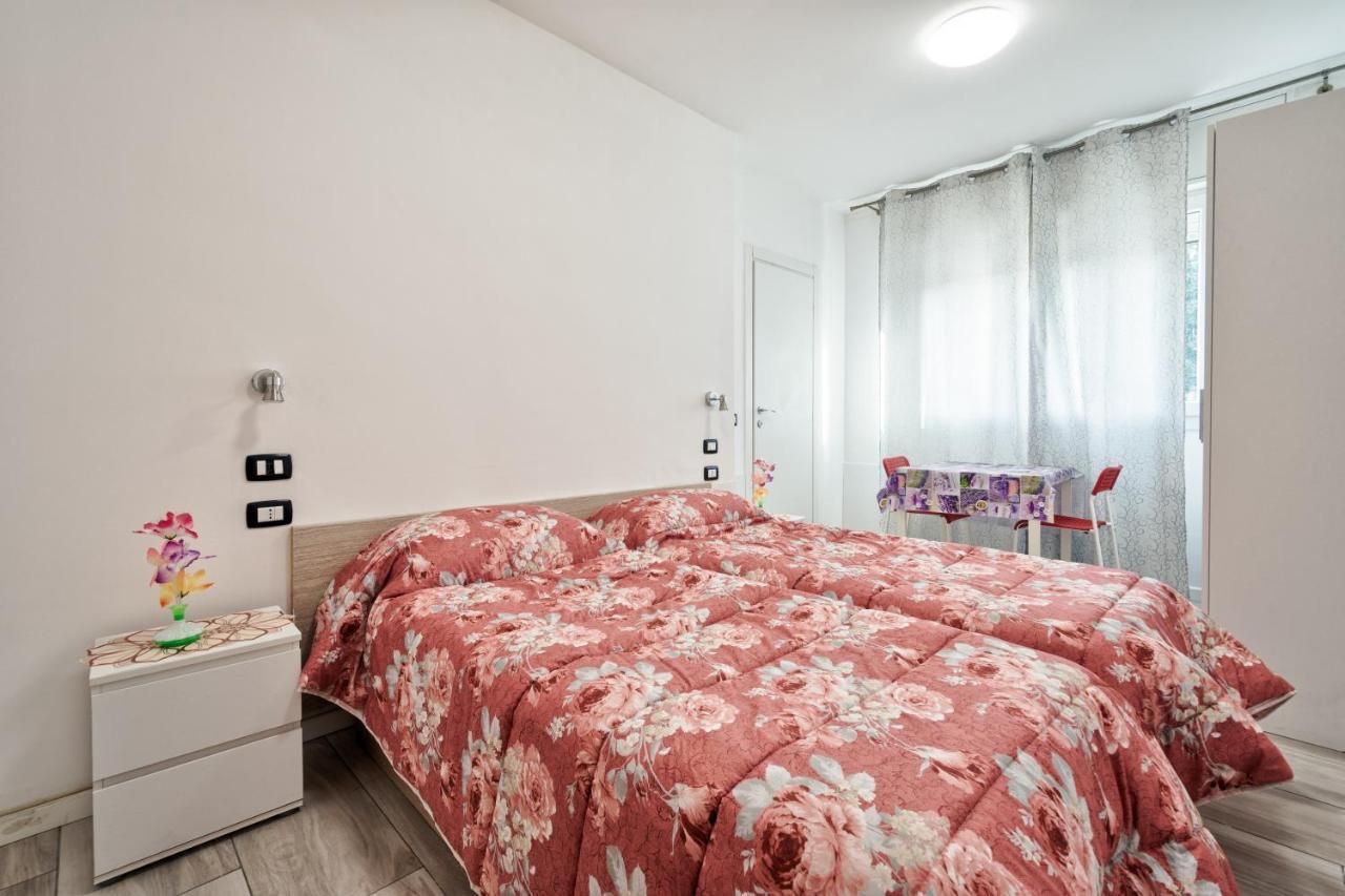 Venice Pink House Hotel Marghera Bagian luar foto